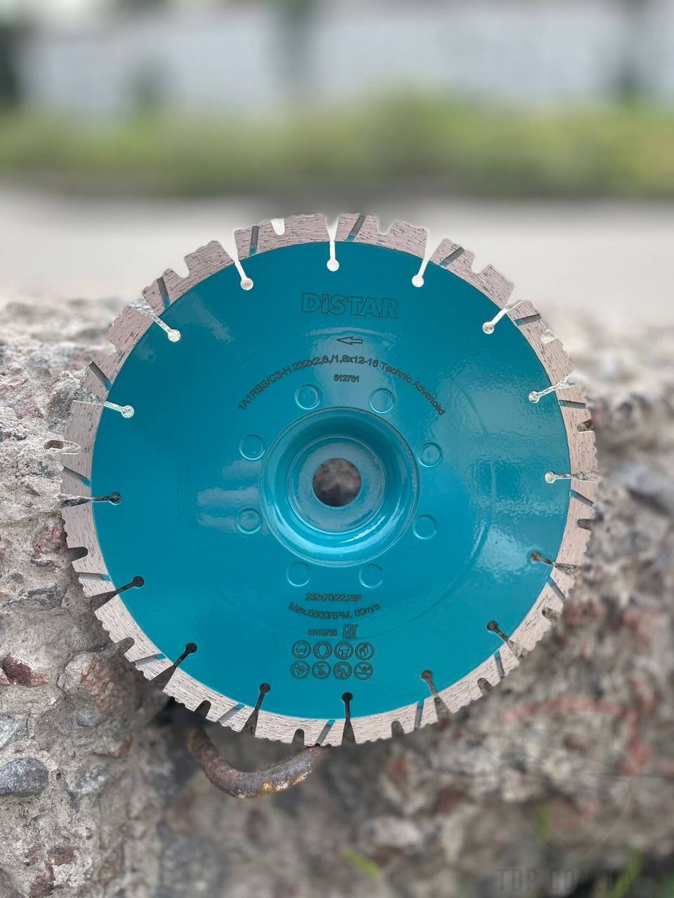 Алмазный инструмент Алмазный отрезной диск Distar Technic Advanced 230x2.6/1.8x11x22.2-F20 (04338347018)
