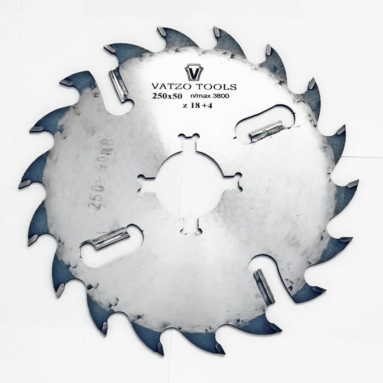 Оснастка Пильный диск по дереву Vatzo Tools 250x50x18+4z K3.6/2.4 с расклинивающими ножами