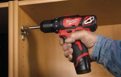 Аккумуляторный шуруповерт Milwaukee М12 BDD-202C