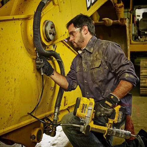 Пістолет масляний акумуляторний DeWALT 18В XR Li-ion (DCGG571NK) - Фото №3