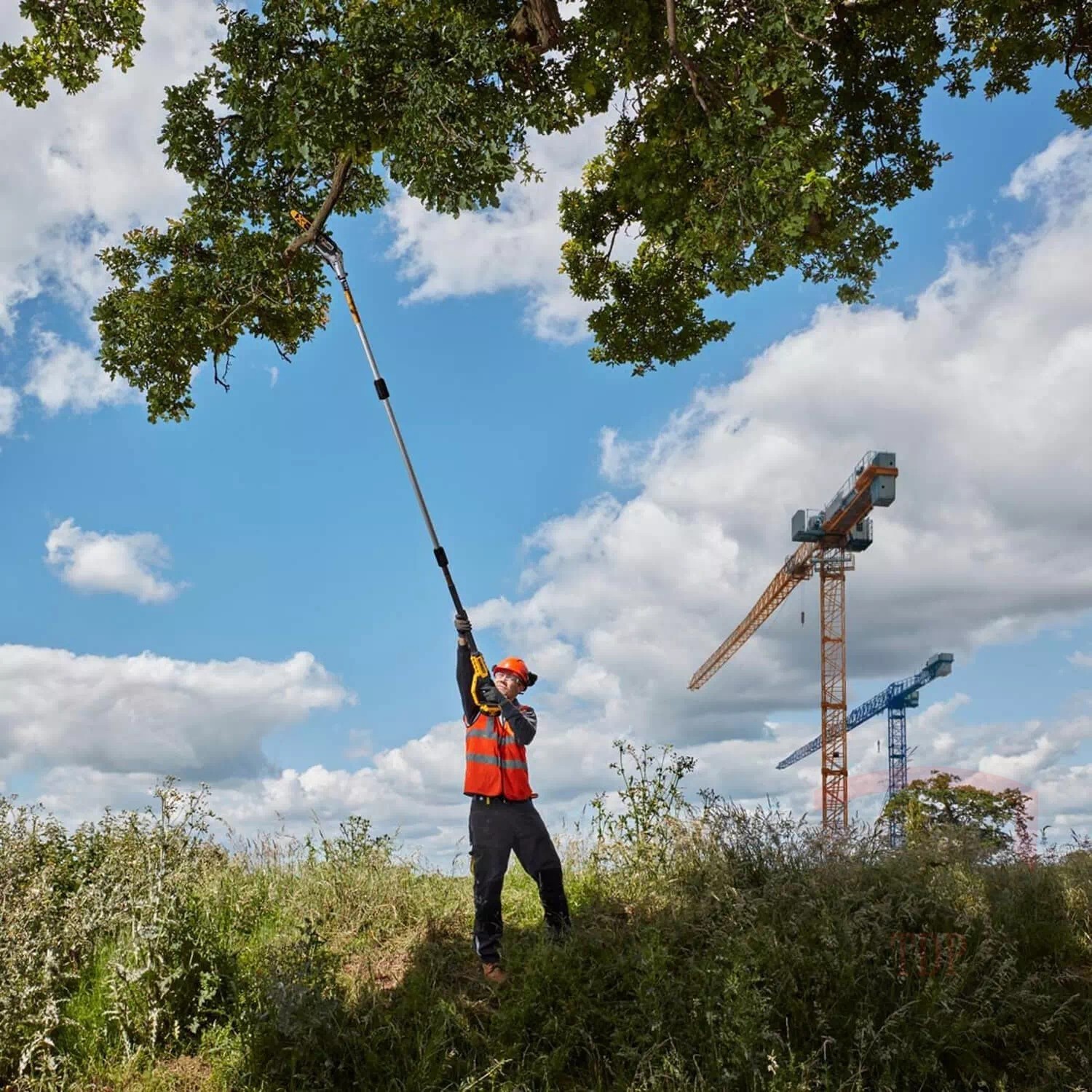 Висоторіз акумуляторний DeWALT з розбірною штангою 18 В (DCMPS567N) - Фото №3